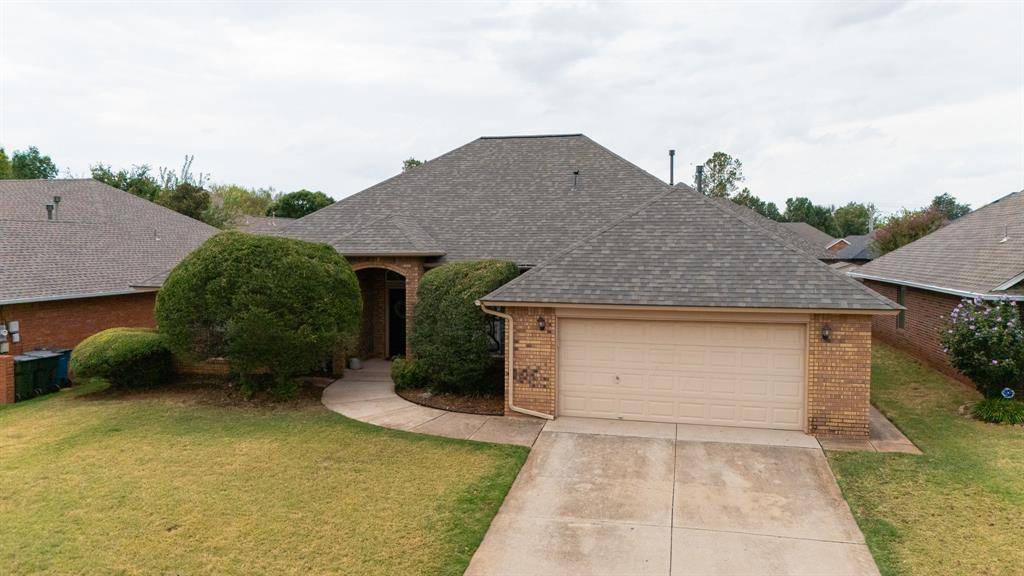 1112 Copperfield DR, Edmond, OK 73003