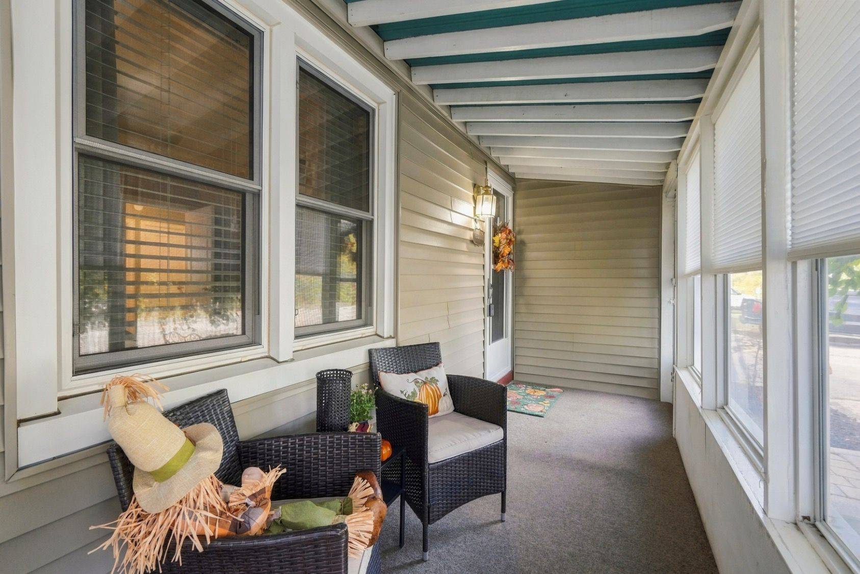36 Pottruff RD, Hamilton, ON L8H 2M1