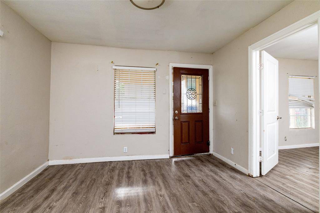 3219 N Winnetka Avenue, Dallas, TX 75212