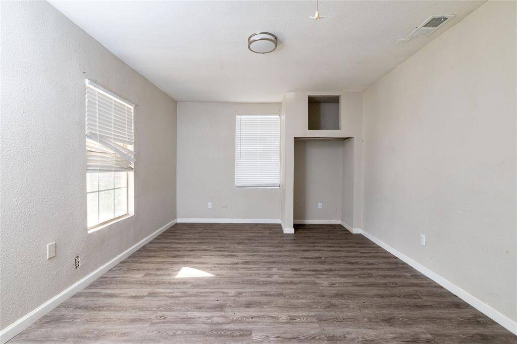 3219 N Winnetka Avenue, Dallas, TX 75212