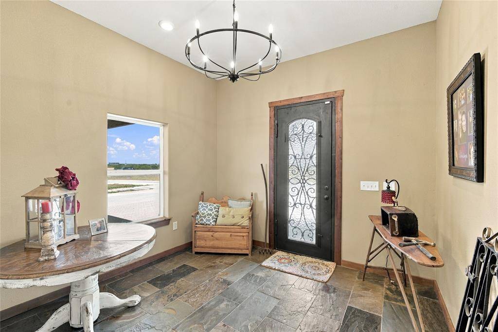 290 Barton Road, Maypearl, TX 76064
