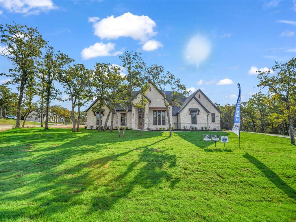 2024 Forest Bridge Drive, Azle, TX 76020