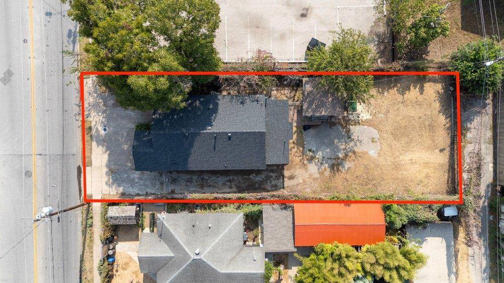 2703 E Cesar Chavez ST, Austin, TX 78702