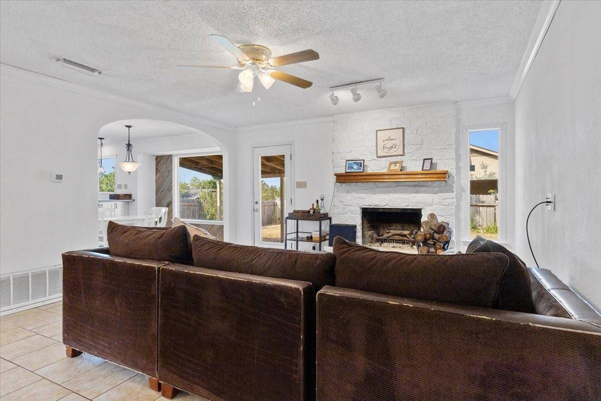 407 S Mount Rushmore DR, Cedar Park, TX 78613