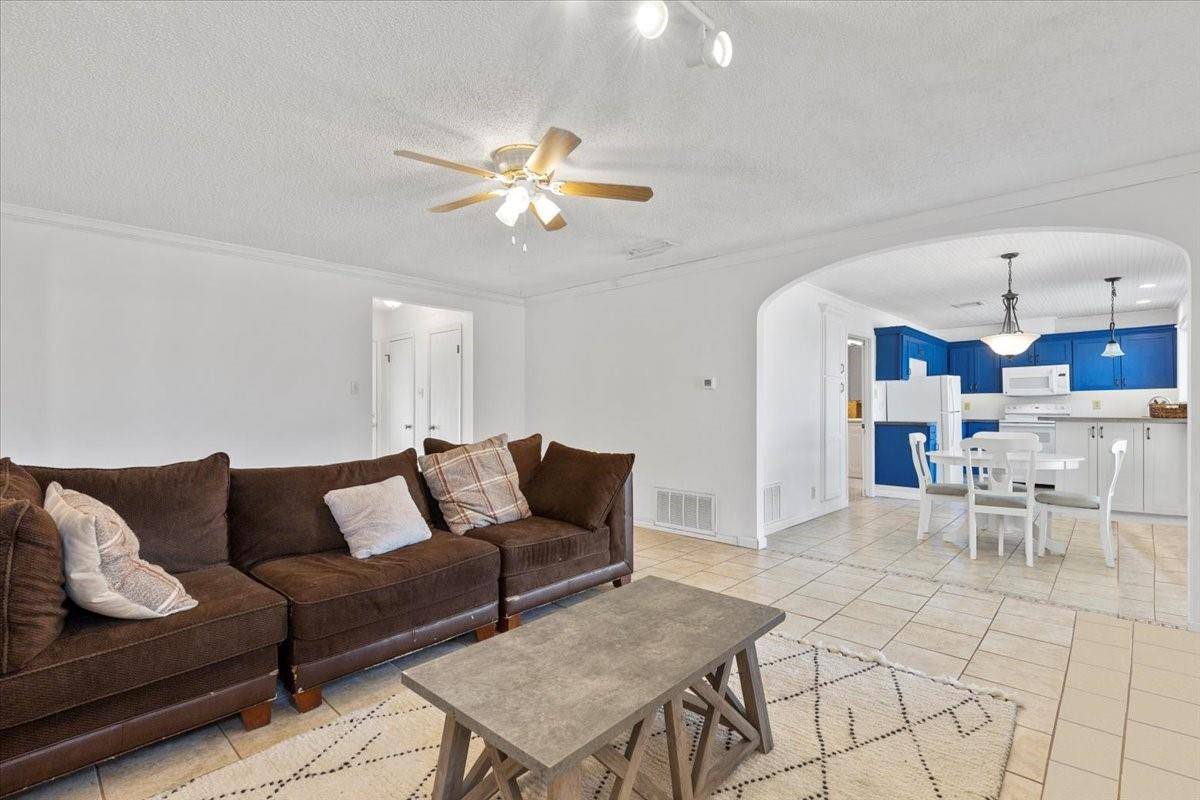 407 S Mount Rushmore DR, Cedar Park, TX 78613