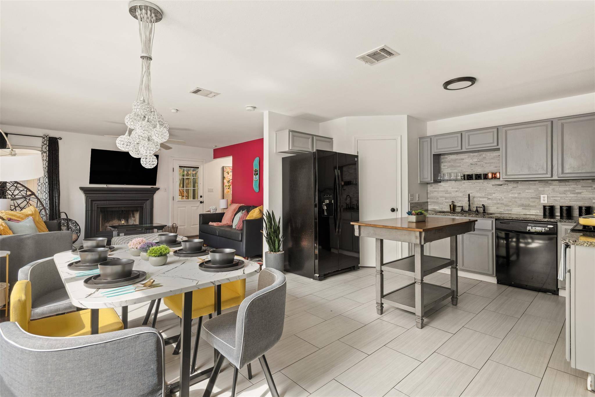 1562 Parkfield CIR, Round Rock, TX 78664