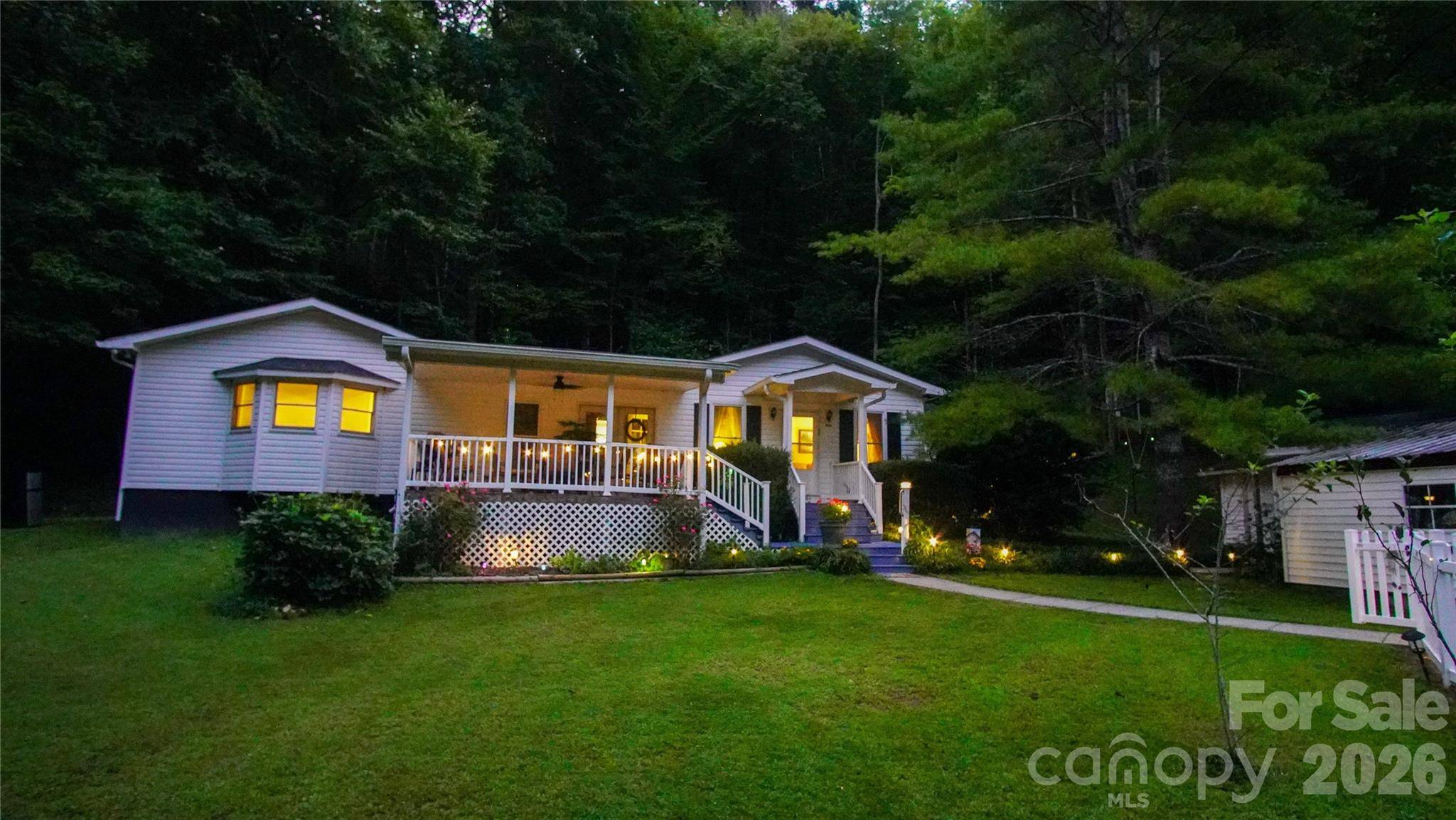 1815 Longbottom RD, Mcgrady, NC 28649