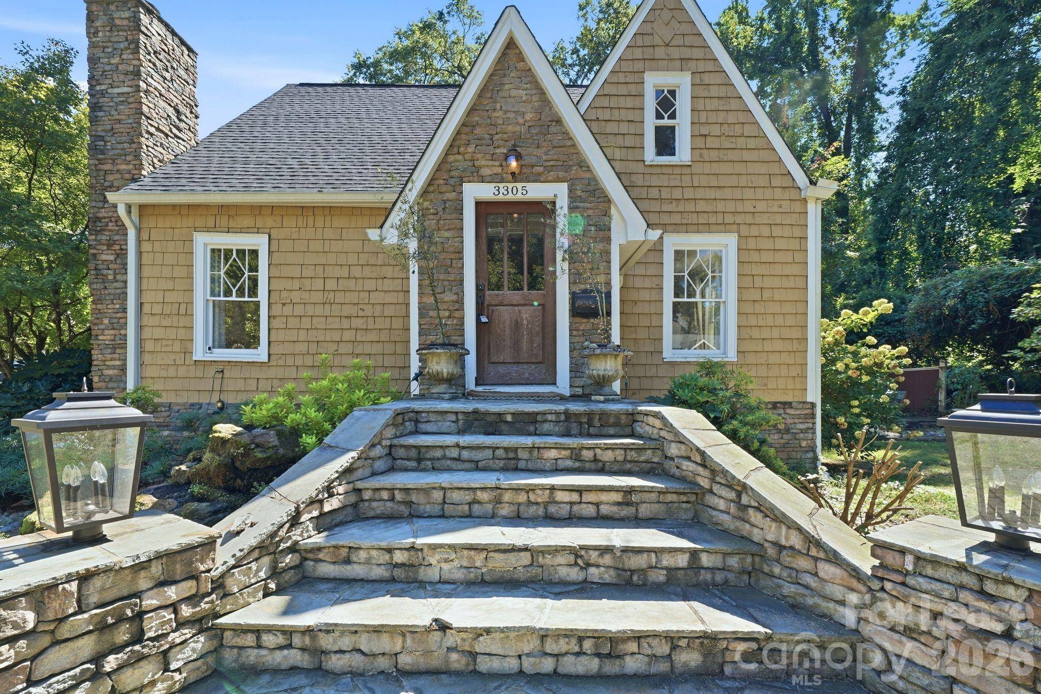 3305 Cambridge RD, Charlotte, NC 28209