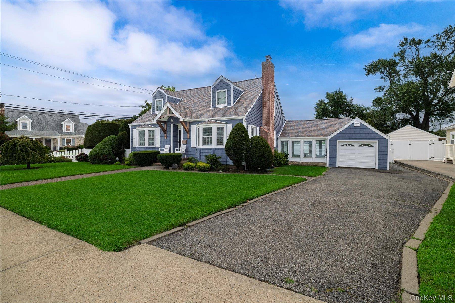 123 Centre AVE, East Rockaway, NY 11518