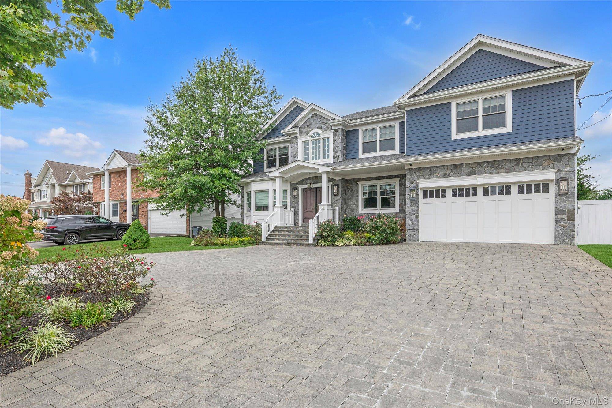 100 Lake End RD, Merrick, NY 11566