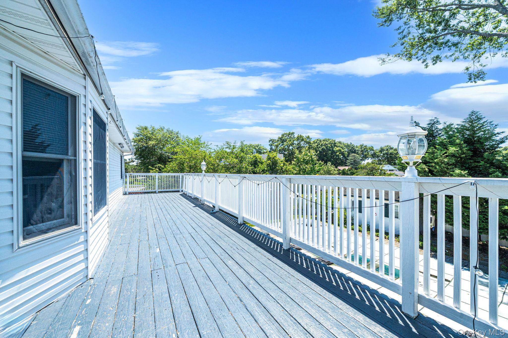 309 Sunrise DR, Sayville, NY 11782