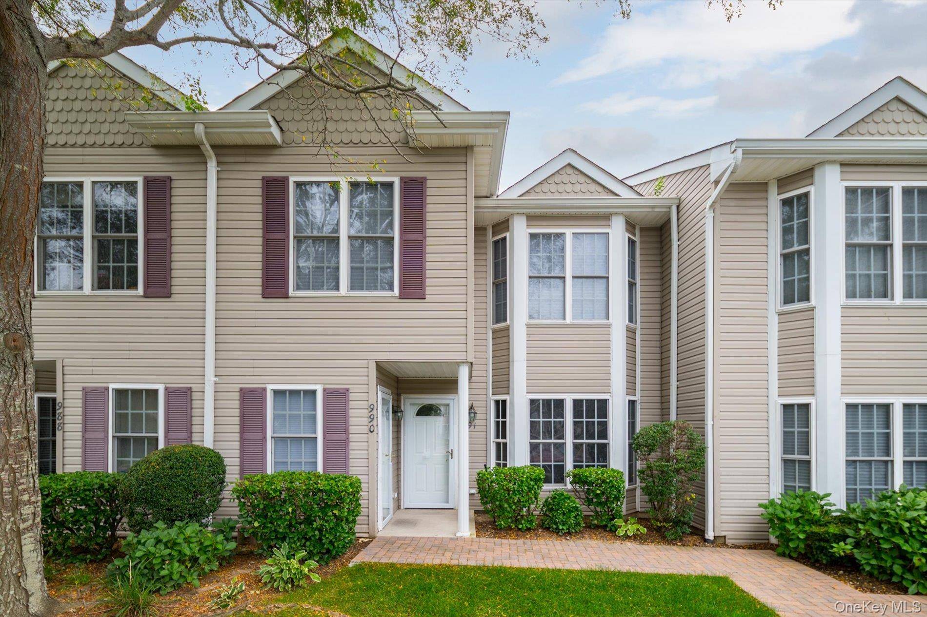 991 Madeira BLVD, Melville, NY 11747