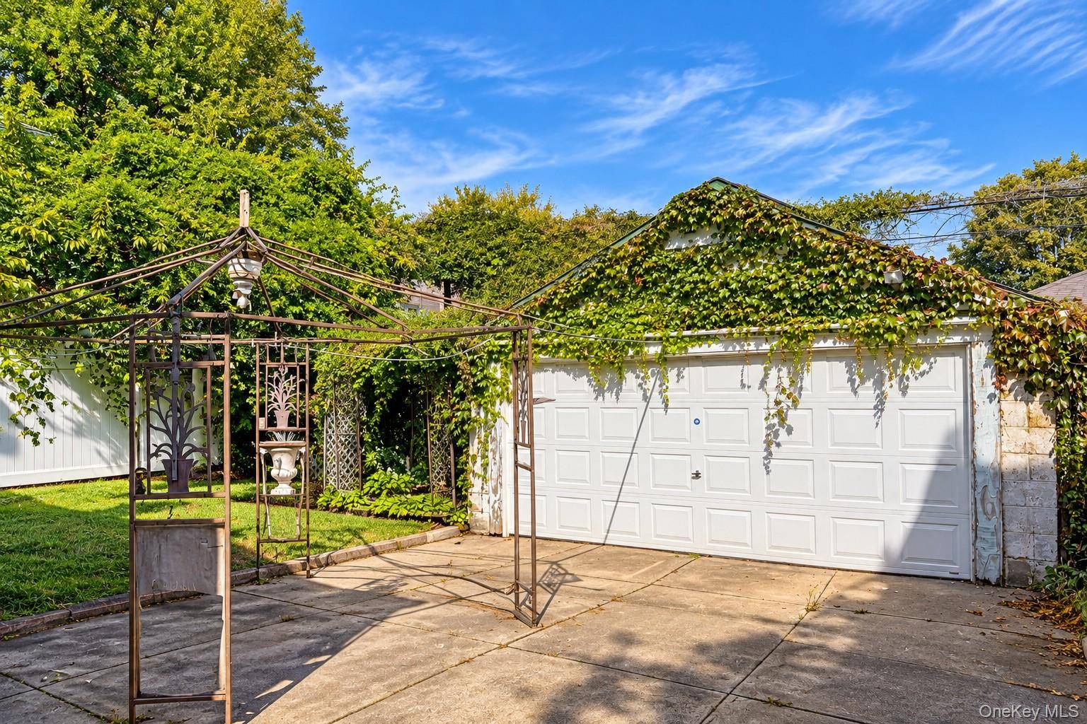 154-19 25th AVE, Whitestone, NY 11357