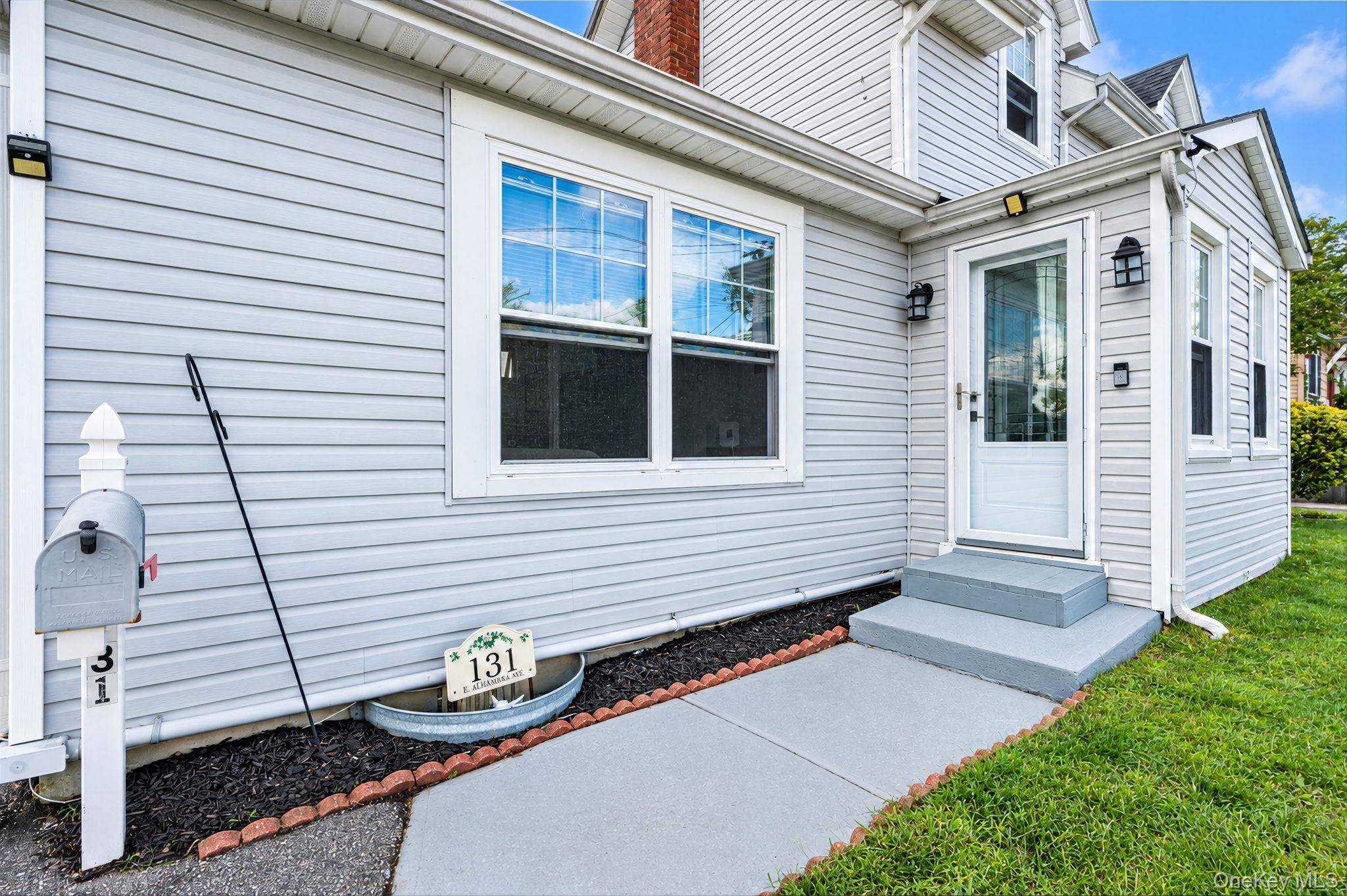 131 E Alhambra AVE, Lindenhurst, NY 11757