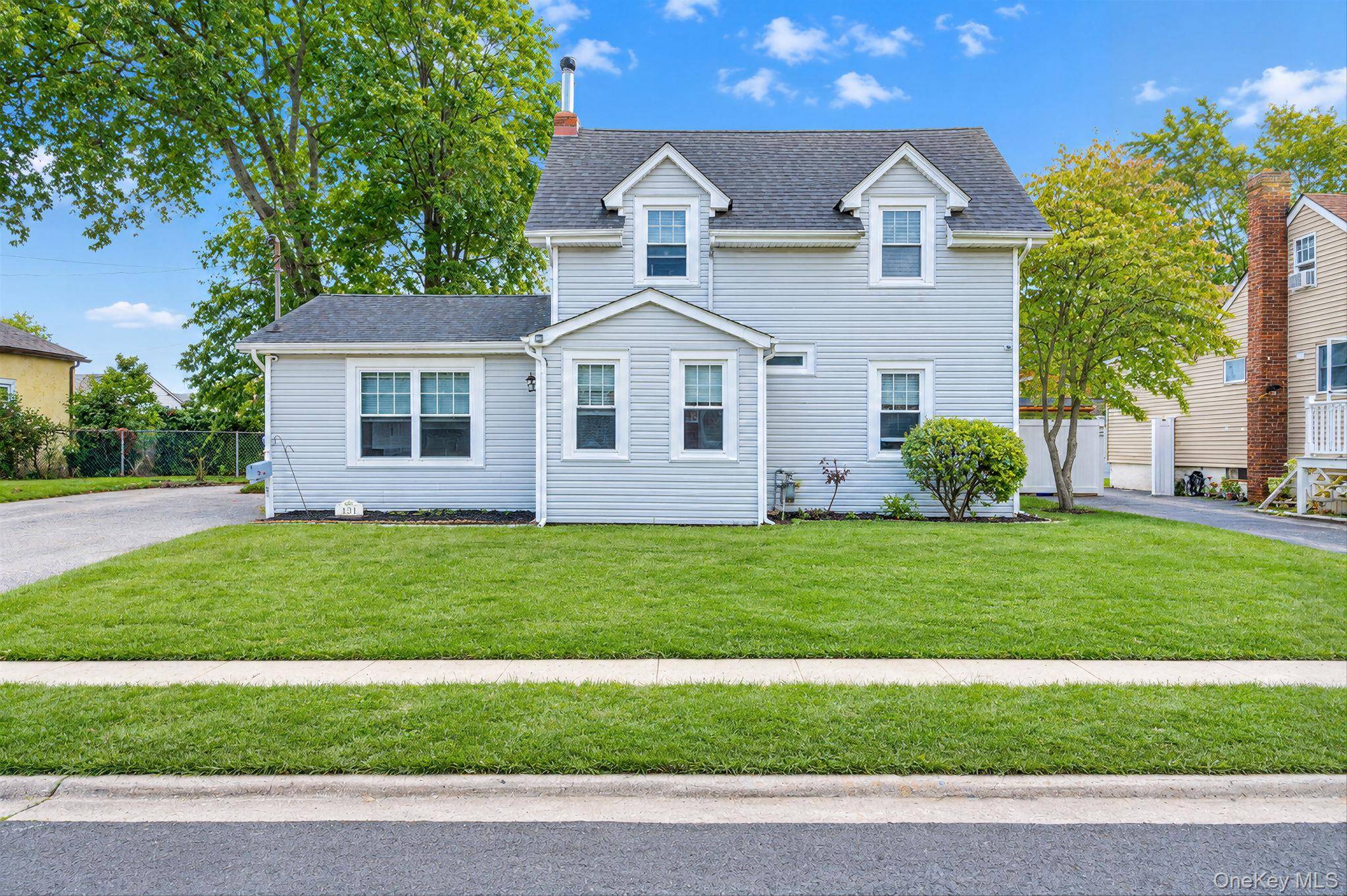 131 E Alhambra AVE, Lindenhurst, NY 11757