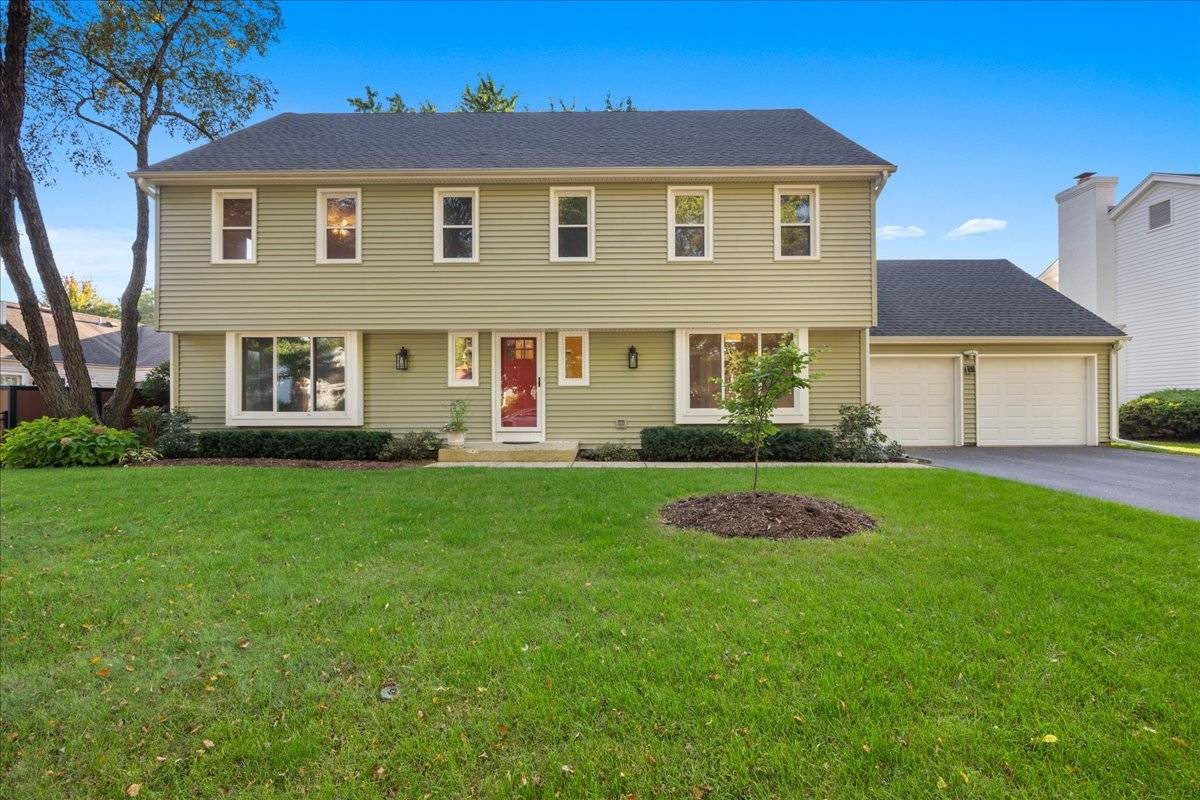 550 Longmeadow CIR, St. Charles, IL 60174