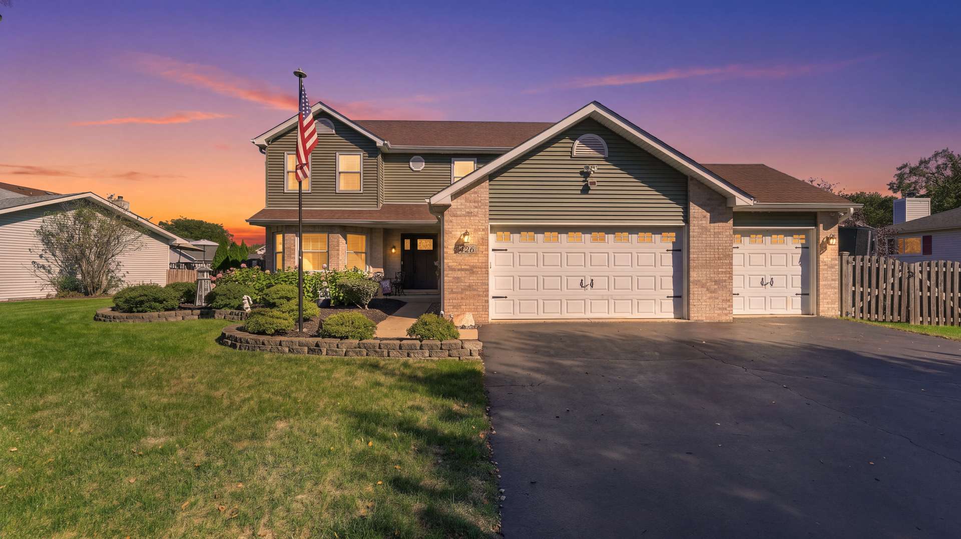 426 Badger LN, Oswego, IL 60543