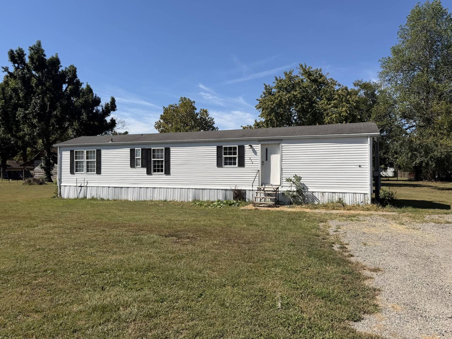 313 Leonard ST, Duquoin, IL 62832