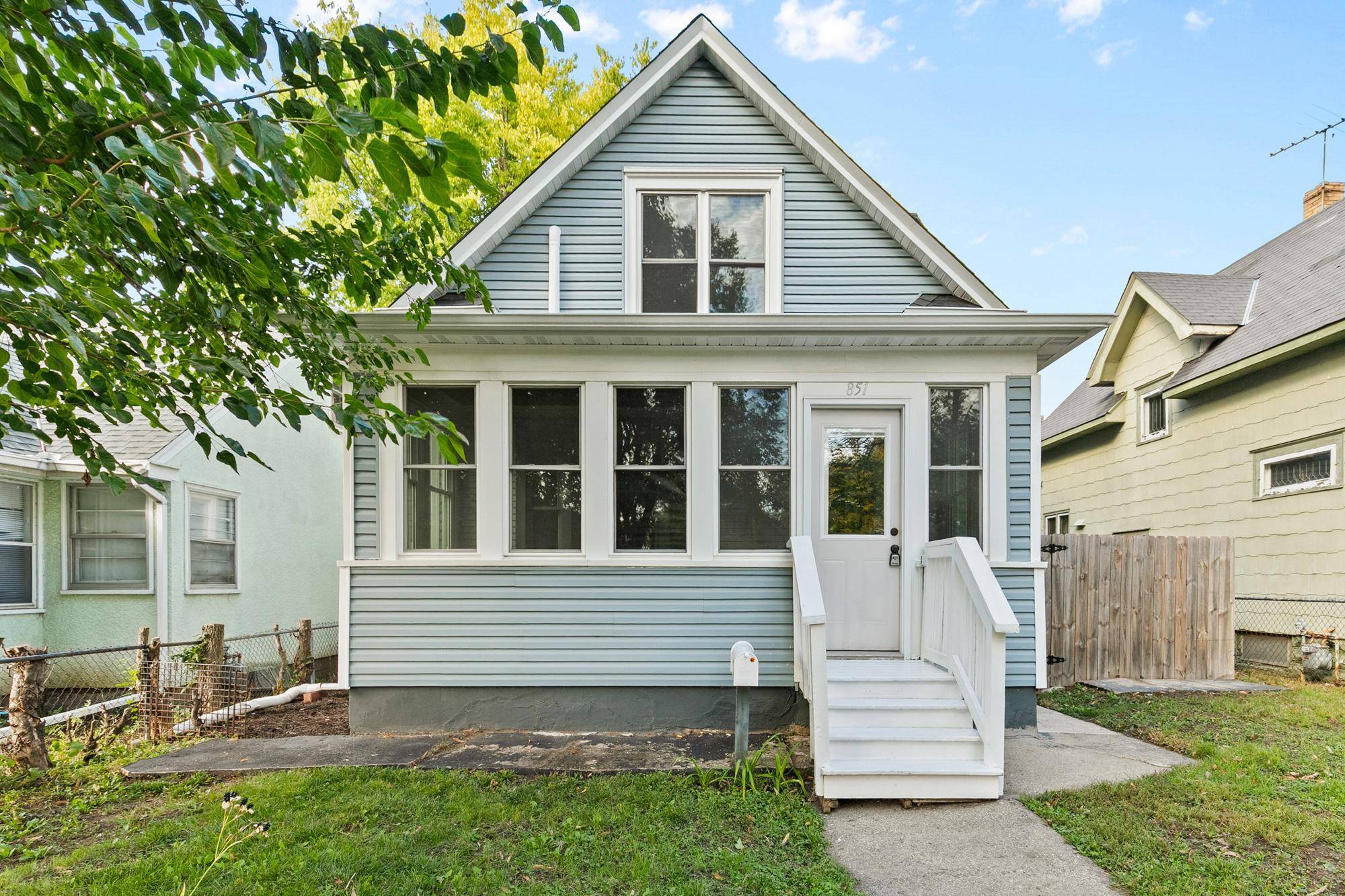 851 Blair AVE, Saint Paul, MN 55104