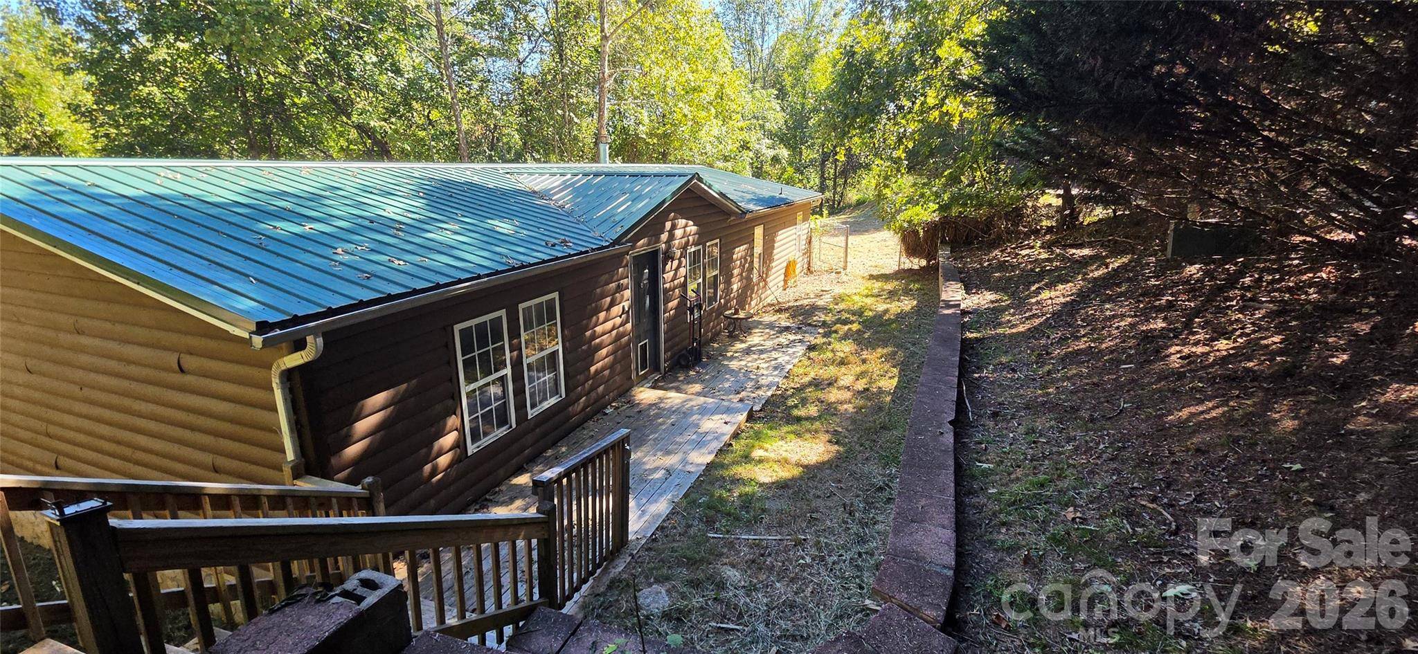 52 Tahkeyostee RDG, Weaverville, NC 28787