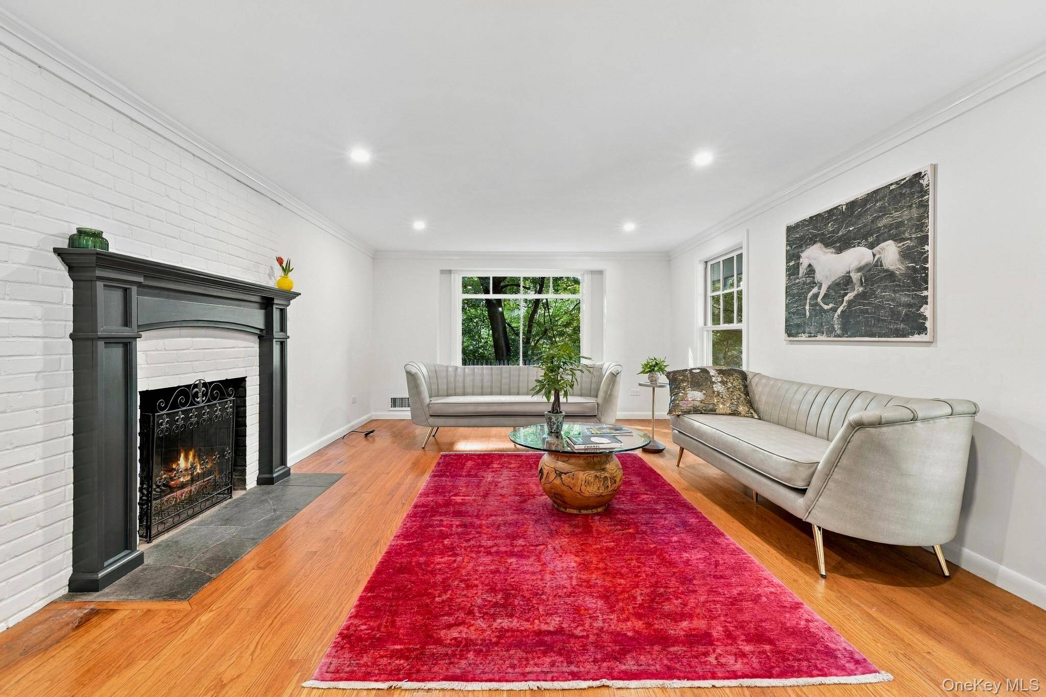 4 Douglas DR, Katonah, NY 10536