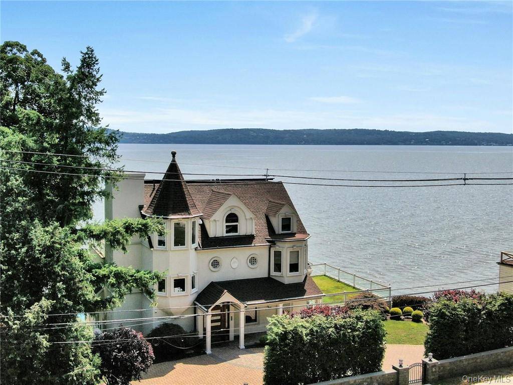 74 River RD, Nyack, NY 10960