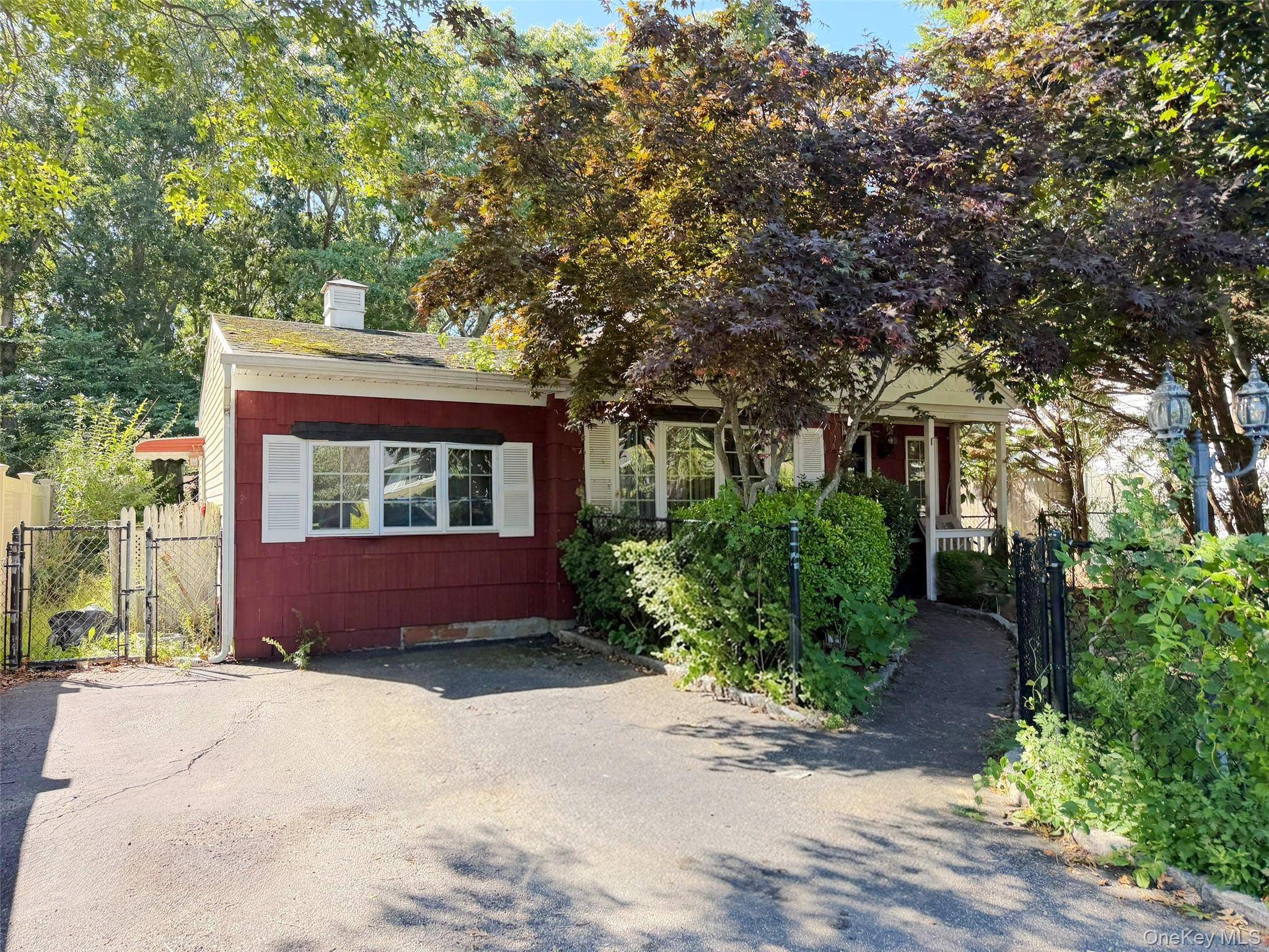 30 Oakwood DR, Shirley, NY 11967