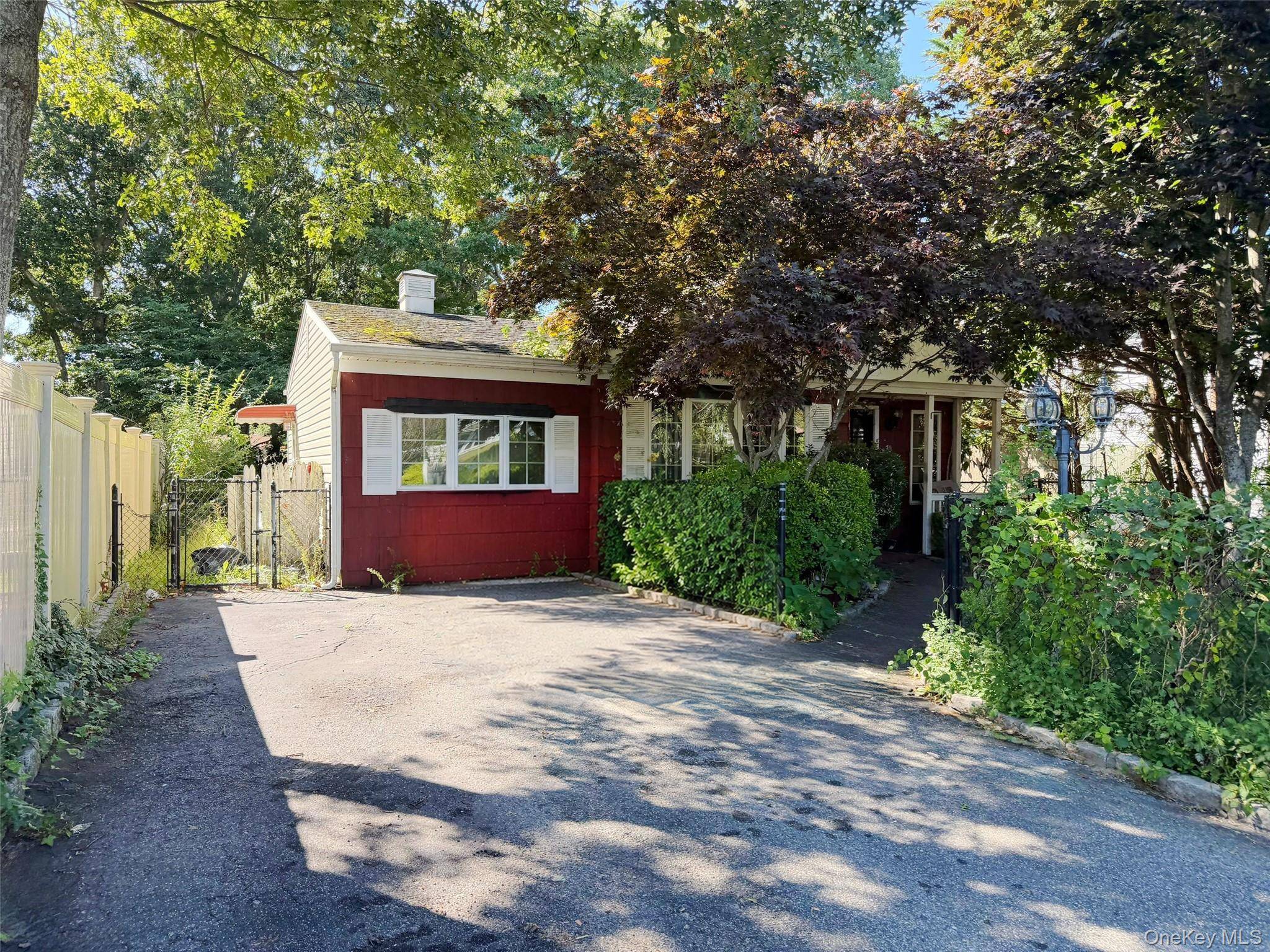 30 Oakwood DR, Shirley, NY 11967
