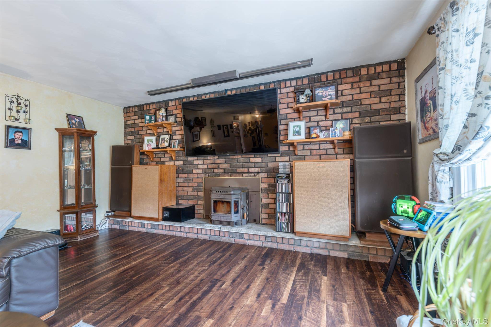 411 Linderman Avenue EXT, Kingston, NY 12401