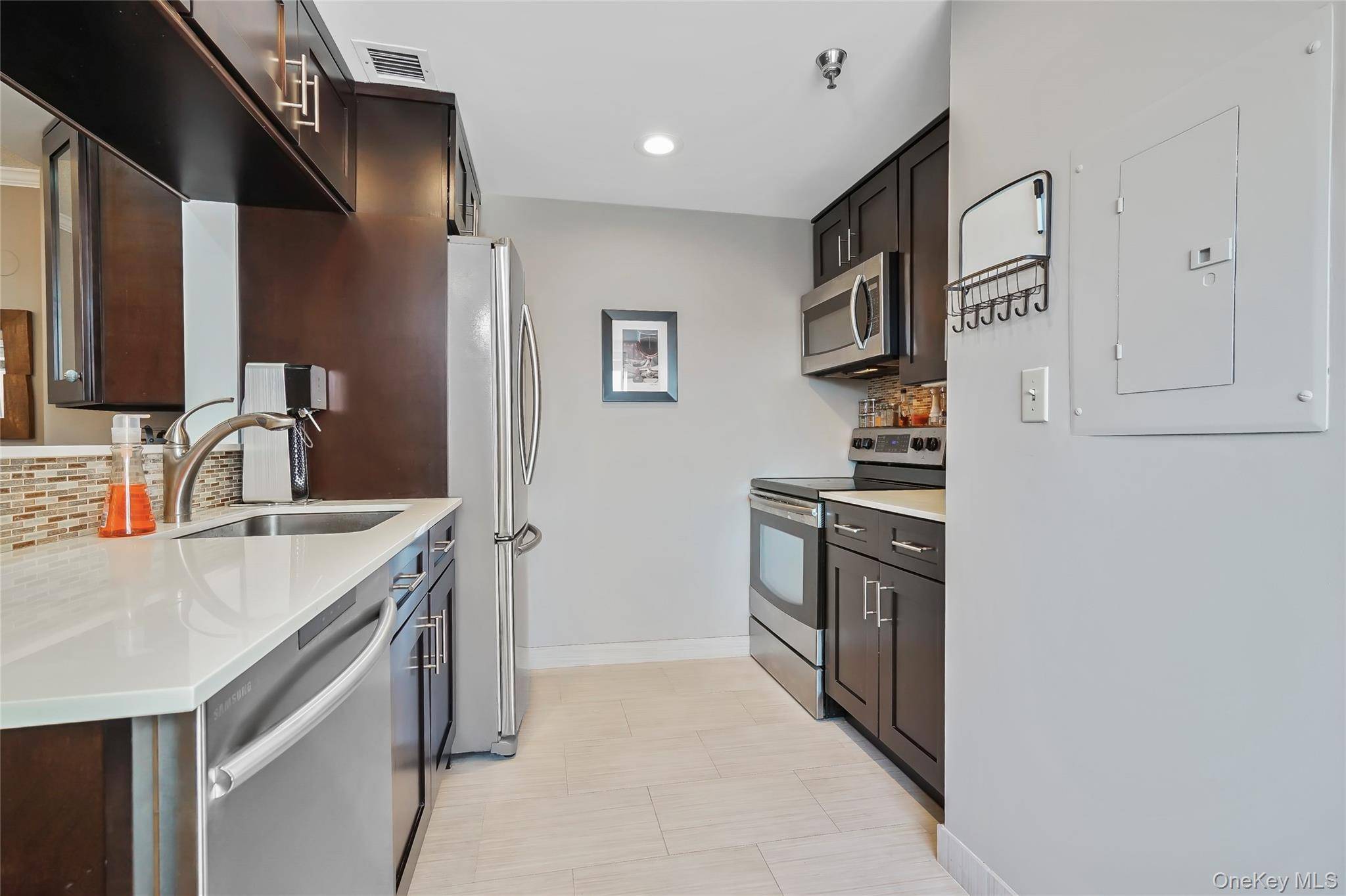 123 Mamaroneck AVE #215, Mamaroneck, NY 10543