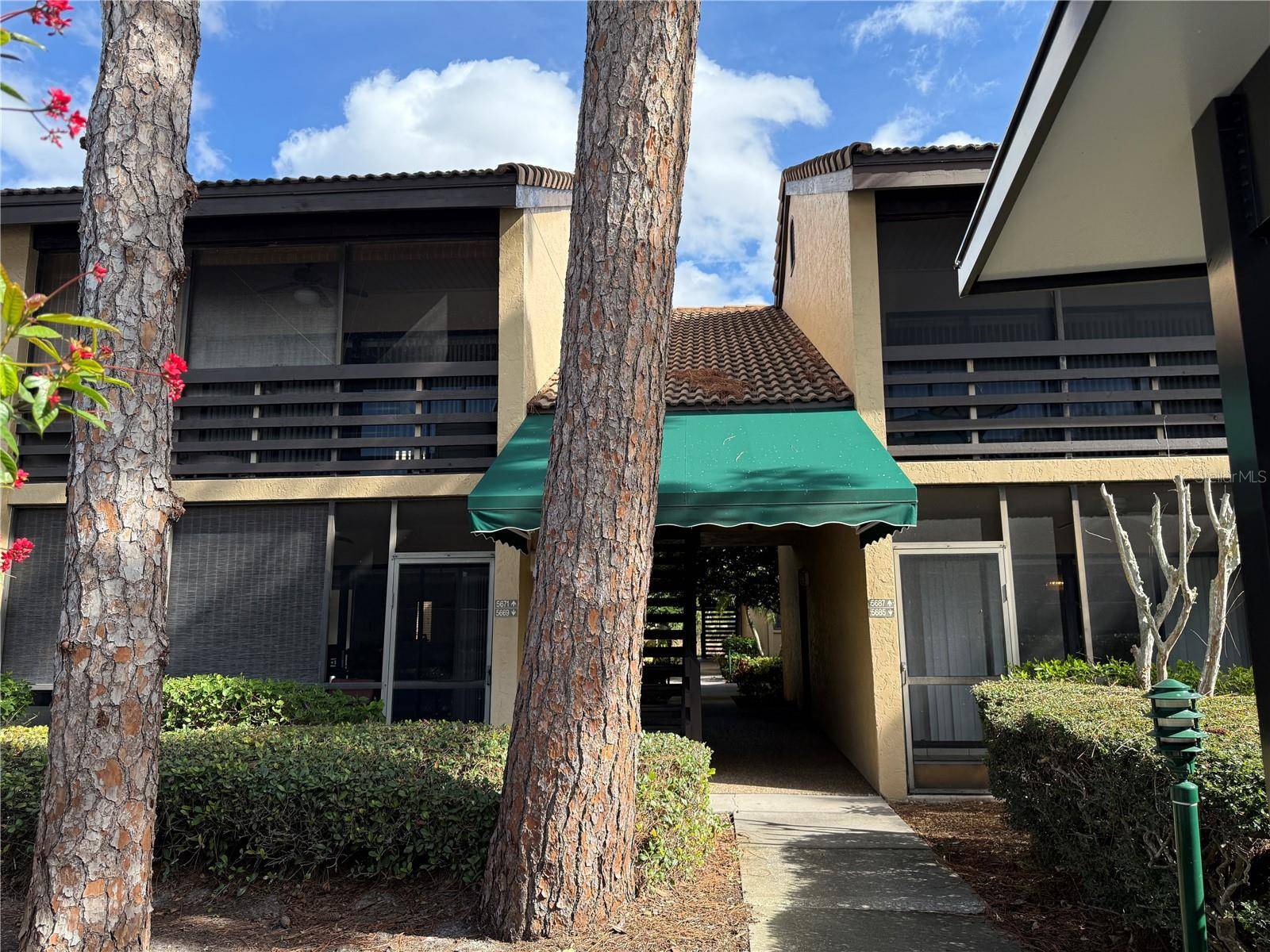 5697 ASHTON LAKE DR #6, Sarasota, FL 34231