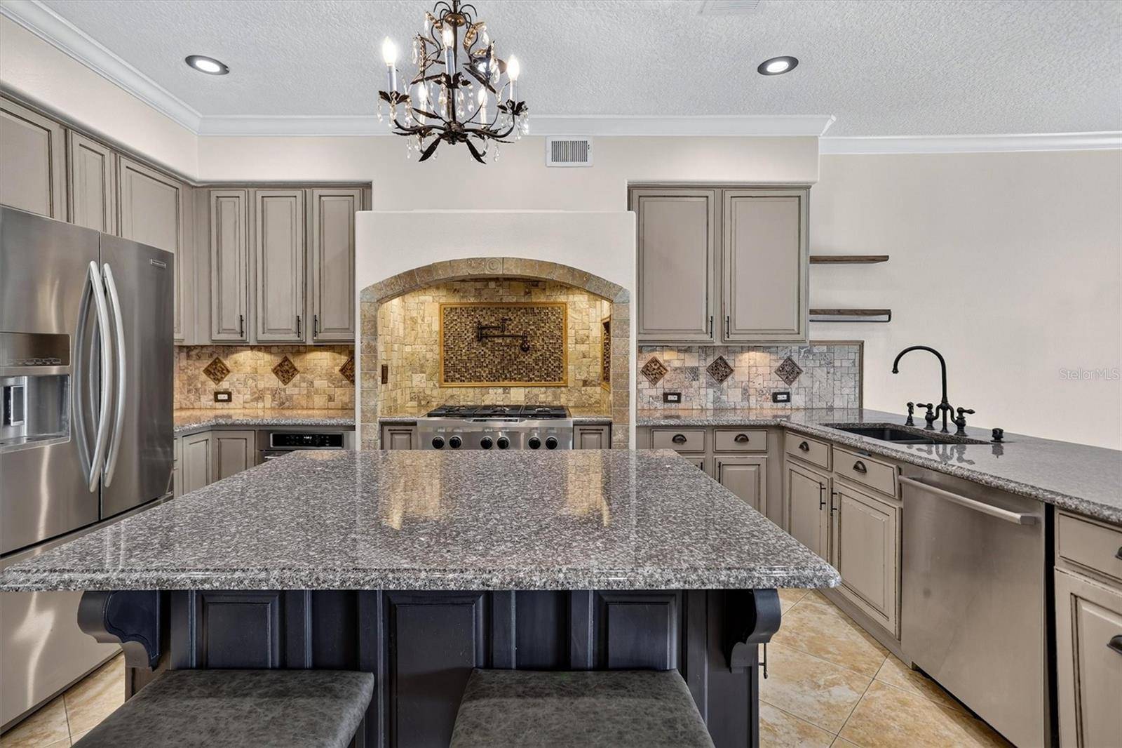 2109 WEMBLEY PL, Oviedo, FL 32765