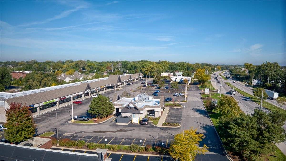 95 S Rand RD, Lake Zurich, IL 60047