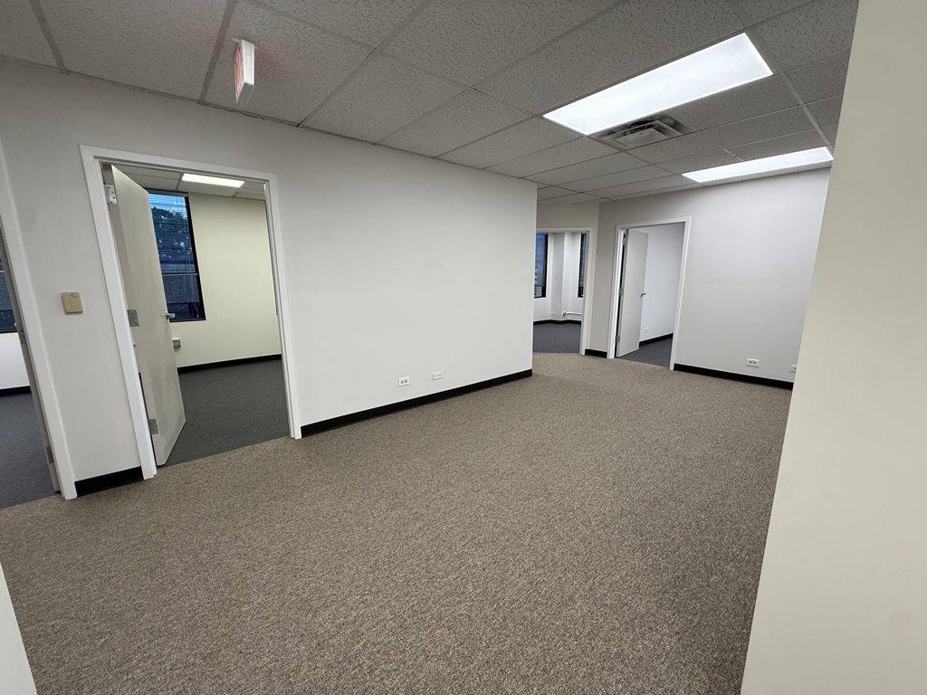 950 Skokie BLVD, Northbrook, IL 60062