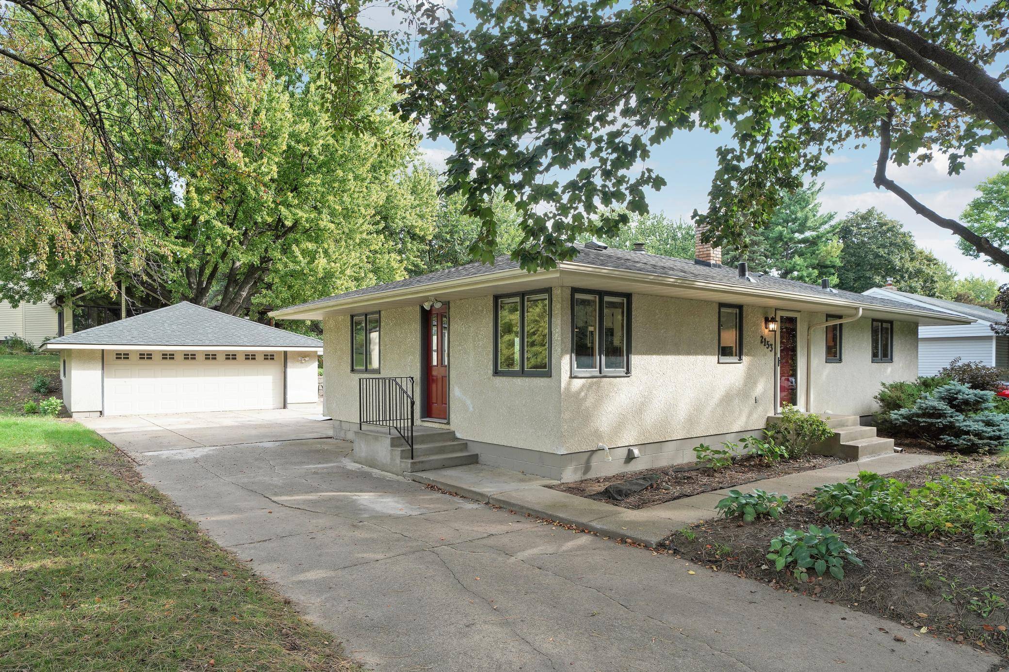 2153 Holloway AVE E, North Saint Paul, MN 55109