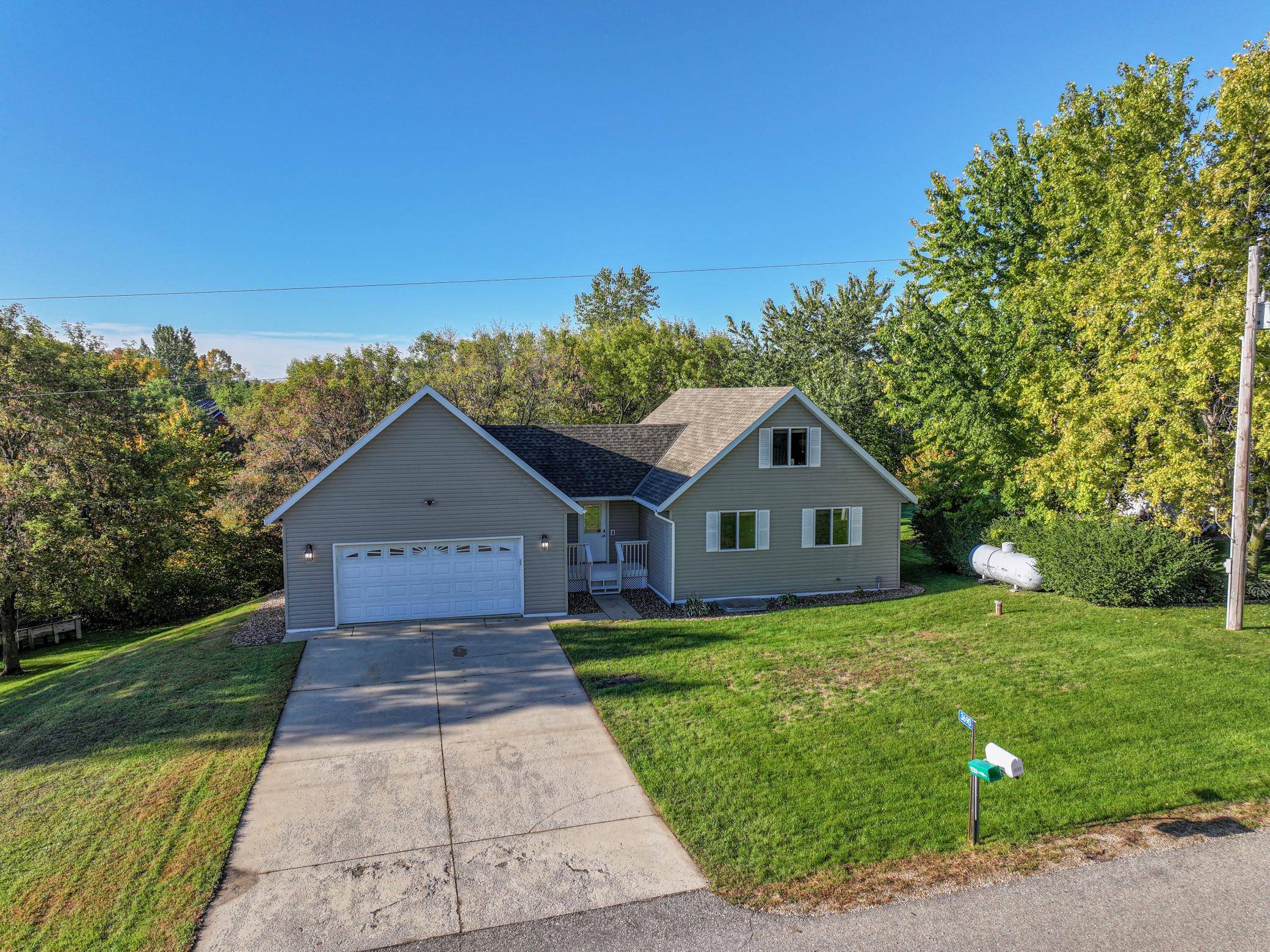 3690 Wahtomin TRL NW, Alexandria, MN 56308