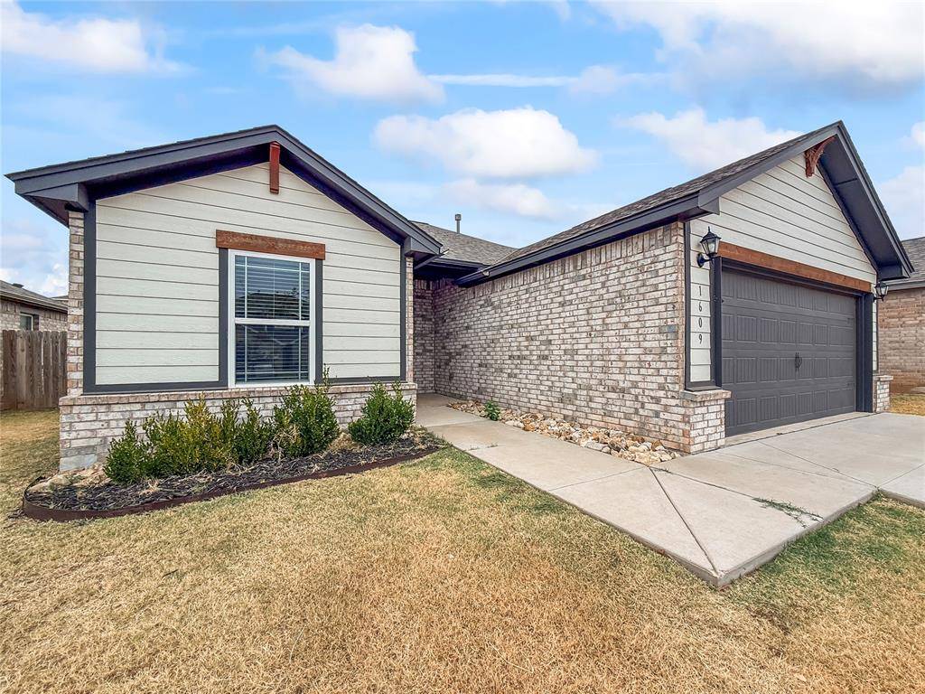 1609 Vermilion LN, El Reno, OK 73036