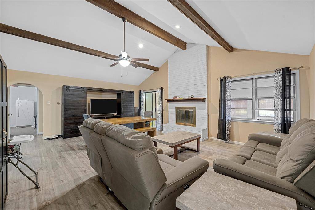 129 Texas Avenue, Hewitt, TX 76643