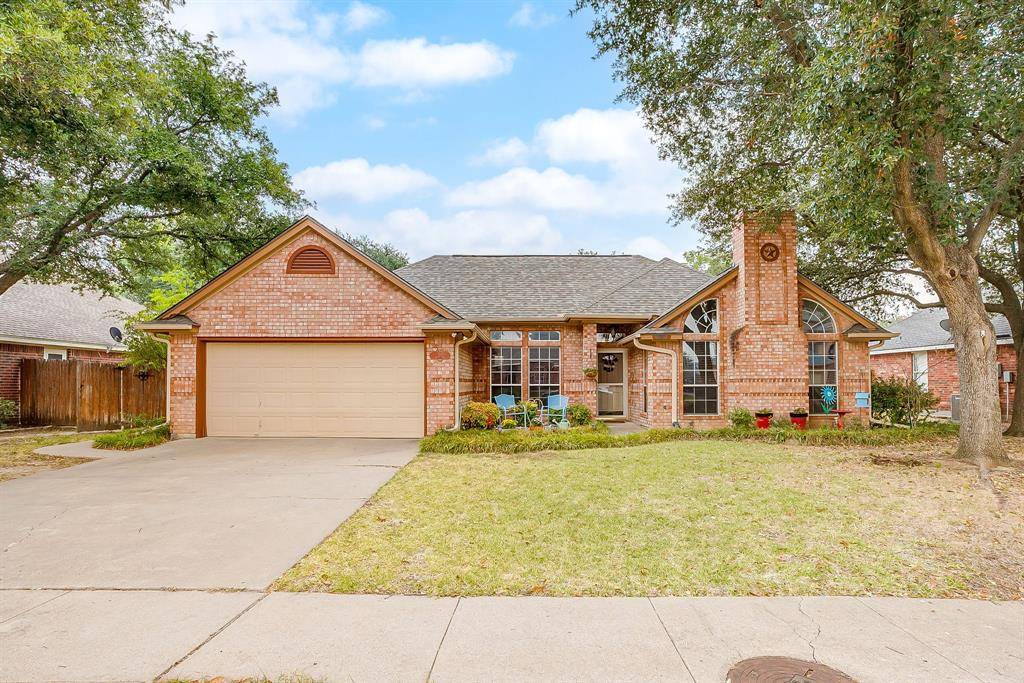 316 Shane Lane, Burleson, TX 76028