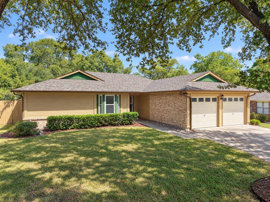 2336 Carlisle Court, Grand Prairie, TX 75052