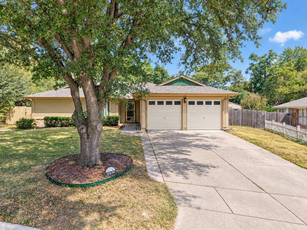 2336 Carlisle Court, Grand Prairie, TX 75052