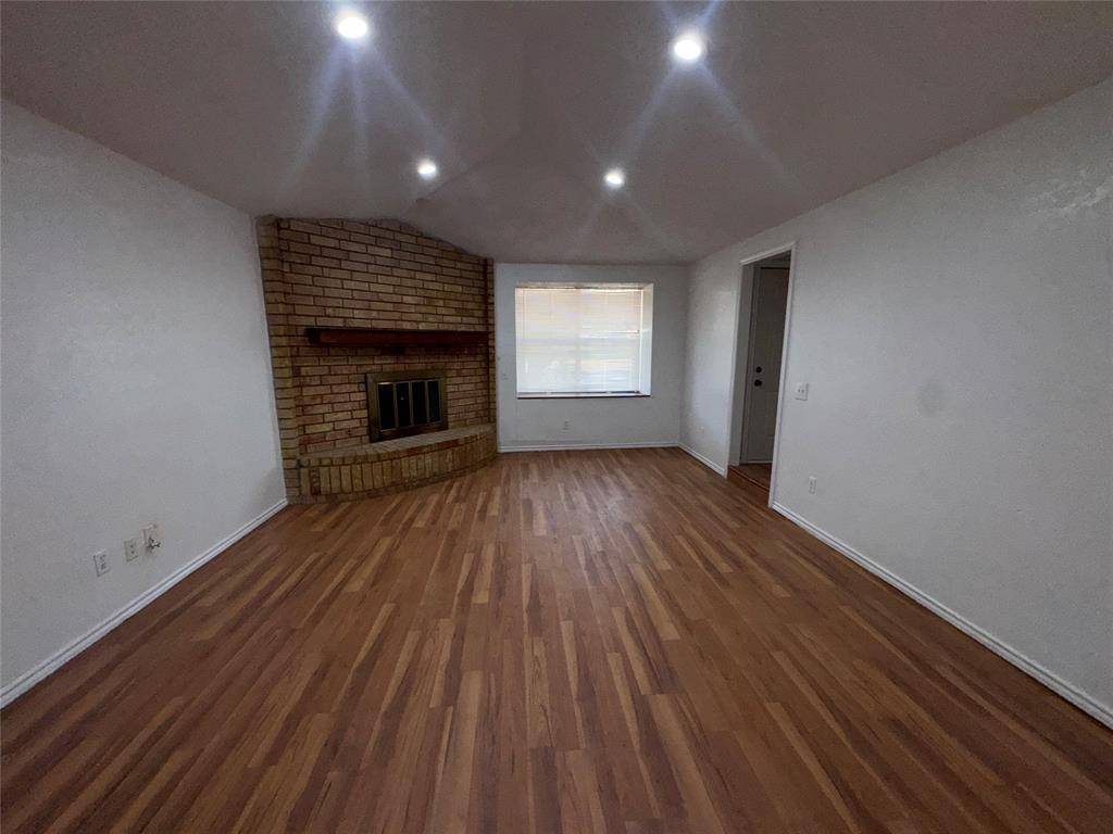 3648 Country Club Drive W, Irving, TX 75038
