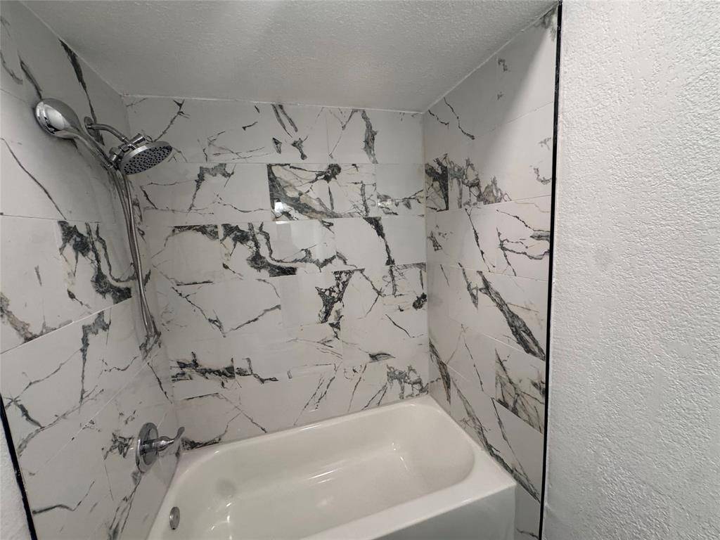 3648 Country Club Drive W, Irving, TX 75038