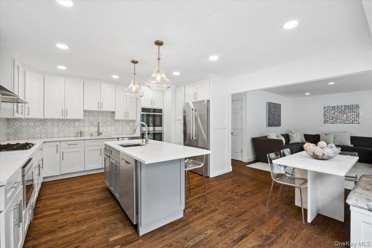 159 Wykagyl TER, New Rochelle, NY 10804