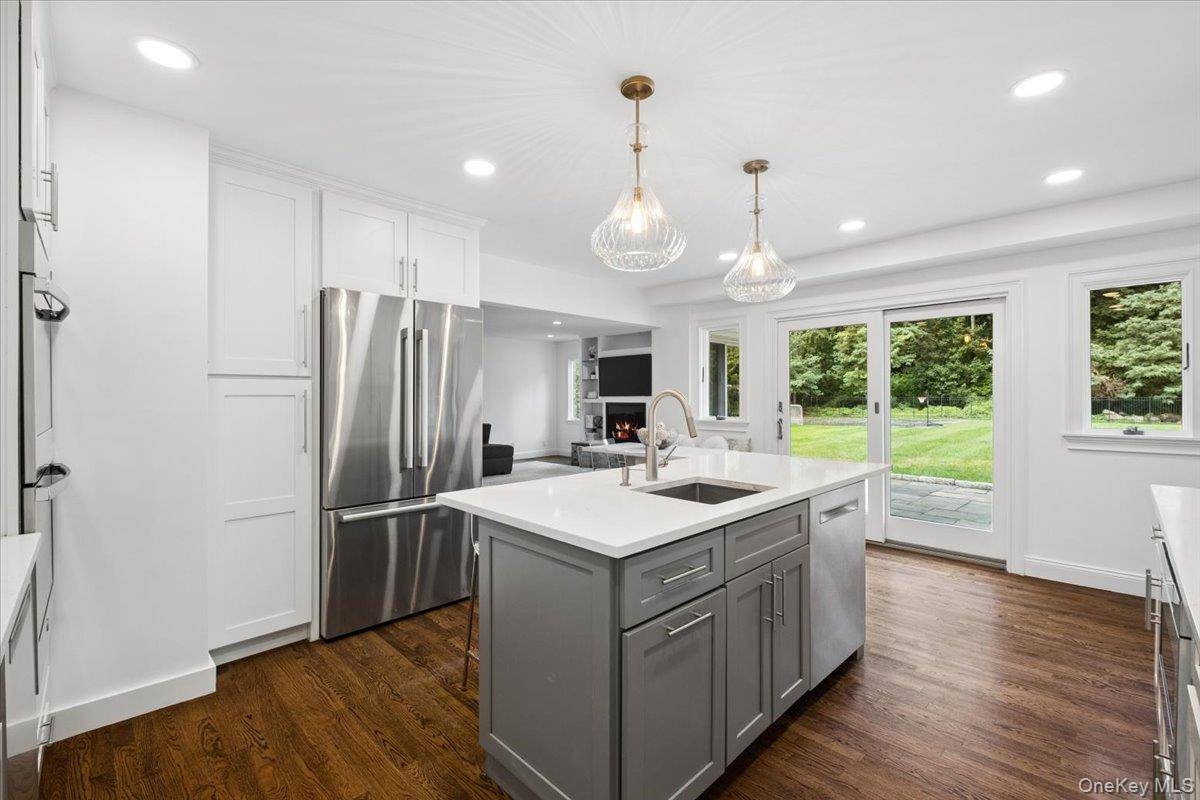 159 Wykagyl TER, New Rochelle, NY 10804