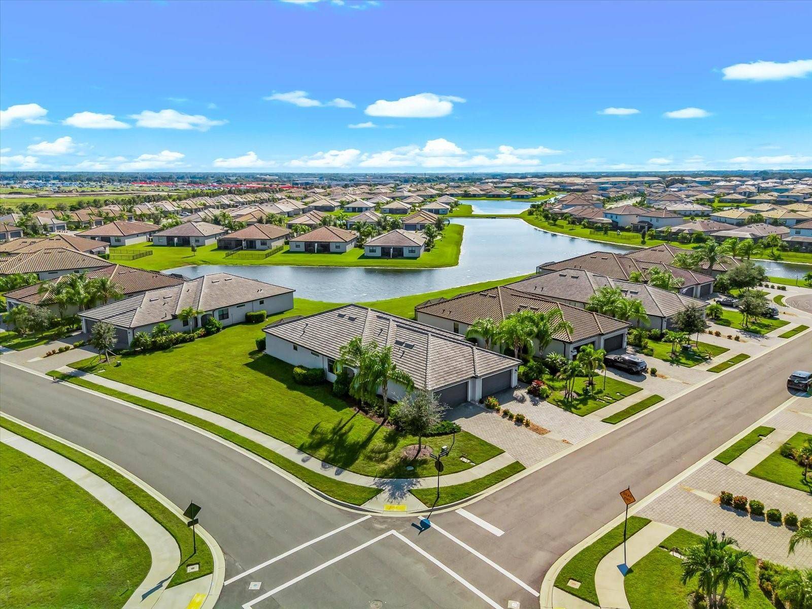 15942 CLEAR SKIES PL, Bradenton, FL 34211