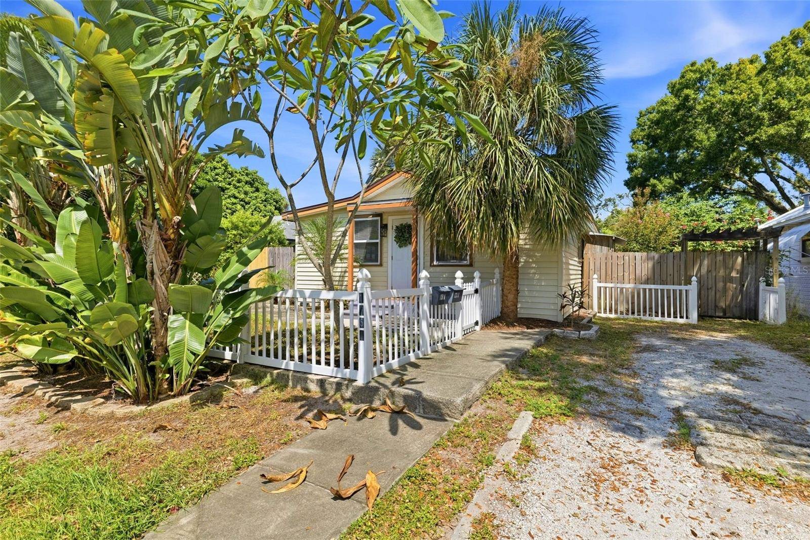 1751 29TH AVE N, St Petersburg, FL 33713