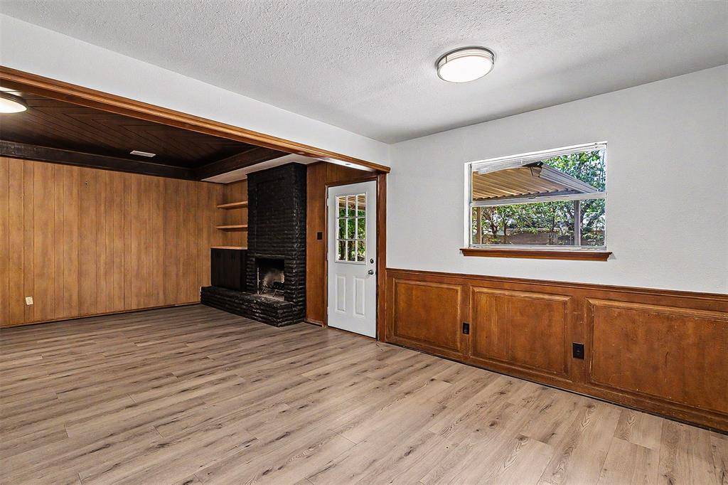 325 NW Suzanne Terrace, Burleson, TX 76028