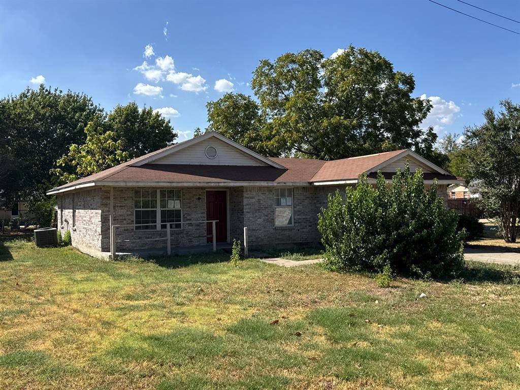 800 Maple Street, Howe, TX 75459