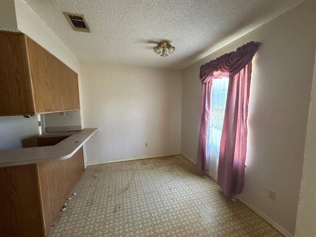 800 Maple Street, Howe, TX 75459